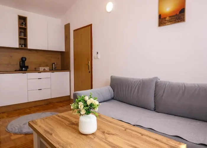 Sunset Cove Apartment